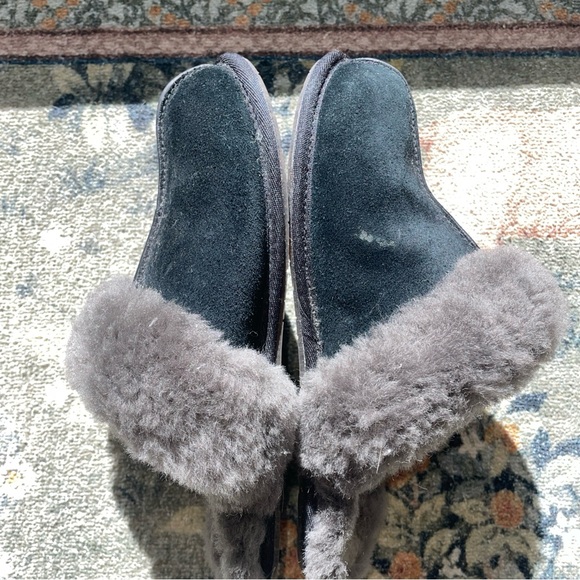 UGG Shearling Lined Suede Slippers Black Women’s Size 7 EU 38 - Picture 4 of 7